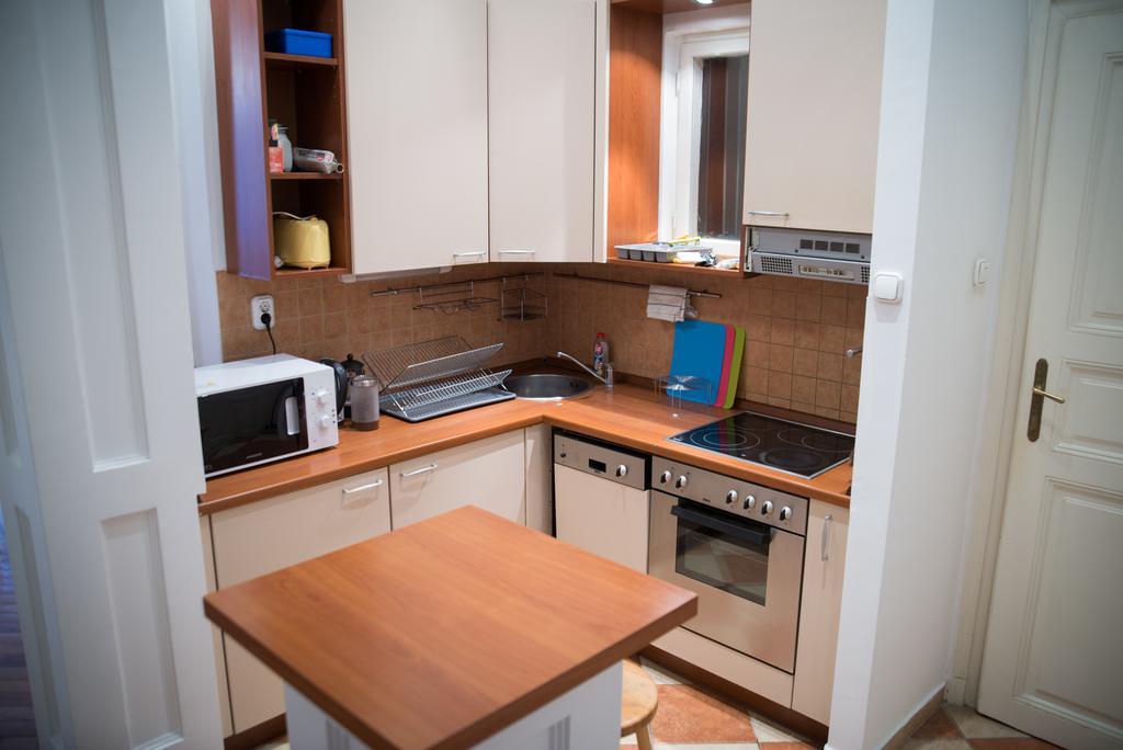 Jokai Ter Appartamento Budapest Esterno foto